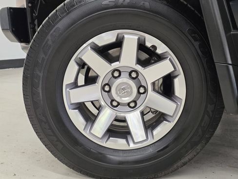 Used 2014 Toyota FJ Cruiser 4WD w/ Upgrade Package image 44