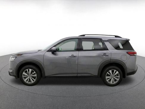 Used 2025 Nissan Pathfinder SV FWD image 5