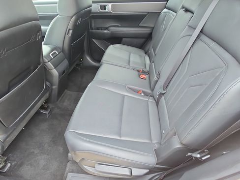 Used 2025 Hyundai Santa Fe SEL FWD image 15