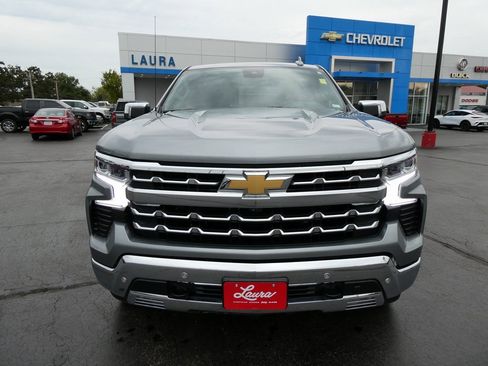 Used 2023 Chevrolet Silverado 1500 LTZ w/ Z71 Off-Road Package image 9