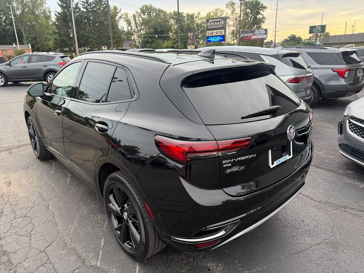 Used 2022 Buick Envision Essence w/ Technology Package I AWD/4WD image 3