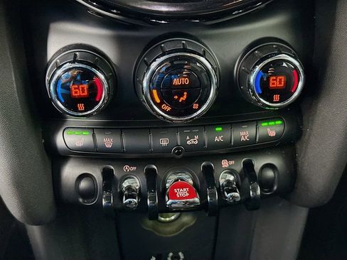 Used 2017 MINI Cooper 4-Door Hardtop FWD image 16