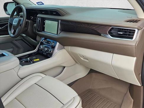 Used 2022 GMC Yukon XL Denali image 18