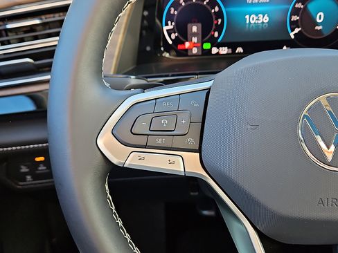 New 2026 Volkswagen Atlas SE image 18