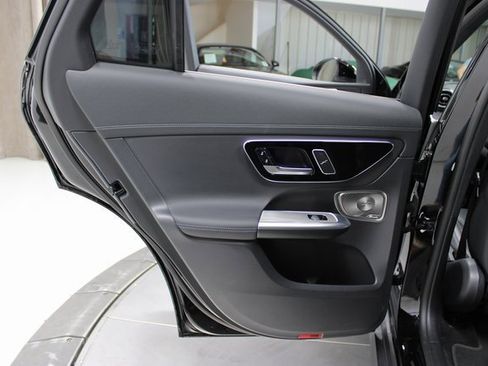 Used 2024 Mercedes-Benz GLC 300 image 39