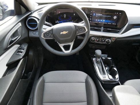 Used 2024 Chevrolet Trax LT w/ Driver Confidence Package image 14