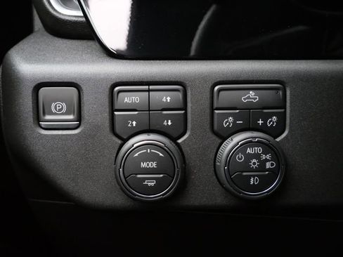 Used 2024 Chevrolet Silverado 1500 LT Trail Boss image 15