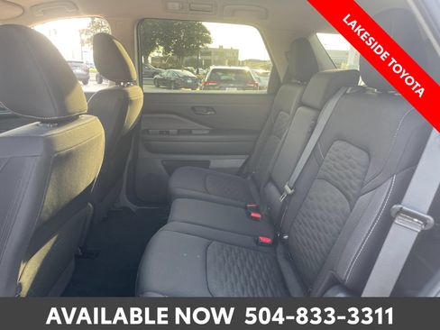 Used 2025 Nissan Pathfinder SV FWD image 22