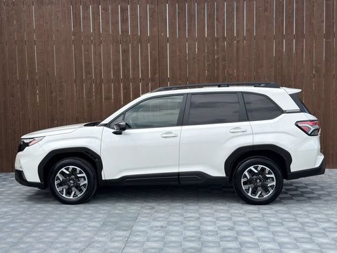 Used 2025 Subaru Forester Premium AWD/4WD image 14