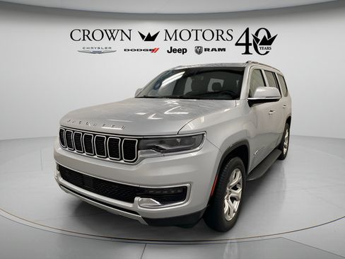Used 2022 Jeep Wagoneer Series II AWD/4WD image 3