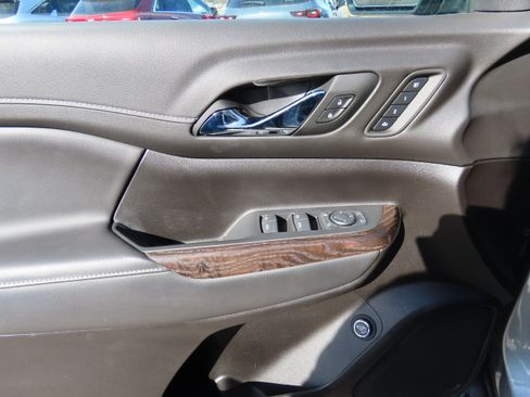 Used 2023 GMC Acadia Denali image 24