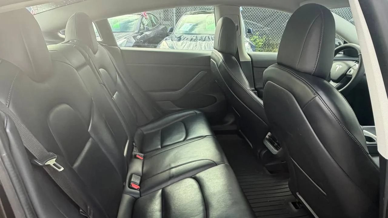 Used 2022 Tesla Model 3 RWD image 10