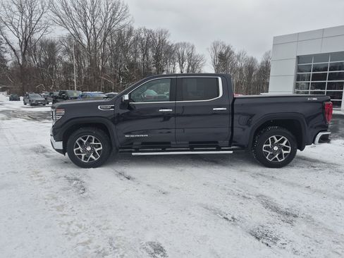 Used 2023 GMC Sierra 1500 SLT w/ SLT Convenience Package image 2