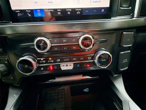 Used 2024 Ford F250 Lariat w/ Lariat Ultimate Package image 16