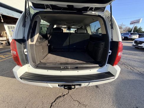 Used 2009 Chevrolet Suburban LTZ image 22