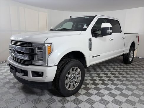 Certified 2019 Ford F250 Limited w/ FX4 Off-Road Package image 3