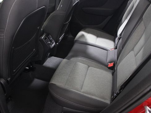Used 2024 Volvo XC40 B5 Core AWD/4WD image 20
