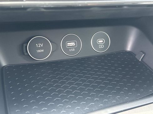 Used 2026 Genesis G70 2.5T RWD image 17