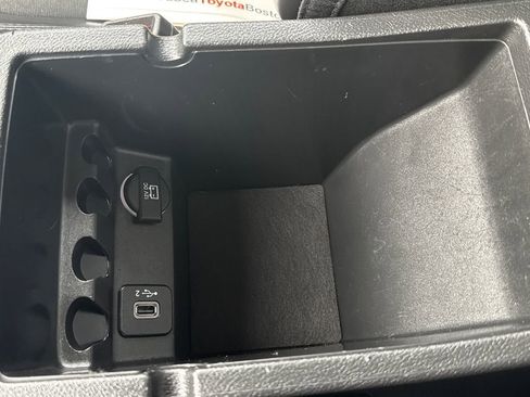 Used 2019 Jeep Cherokee Latitude Plus AWD/4WD image 25
