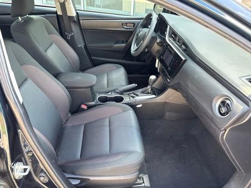 Used 2019 Toyota Corolla LE FWD image 32