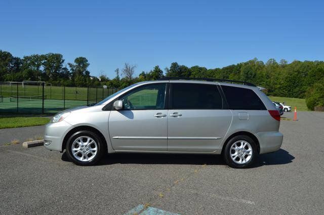 Used 2004 Toyota Sienna XLE Limited w/ Limited Pkg 5 FWD image 63