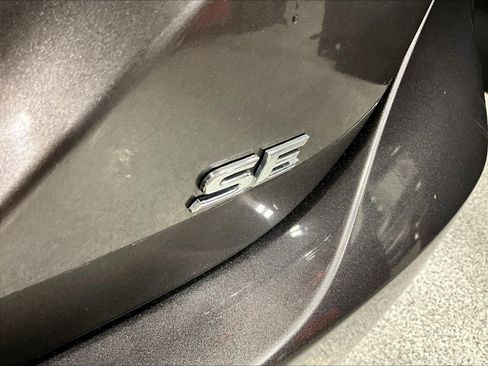 Used 2021 Toyota Camry SE FWD image 24