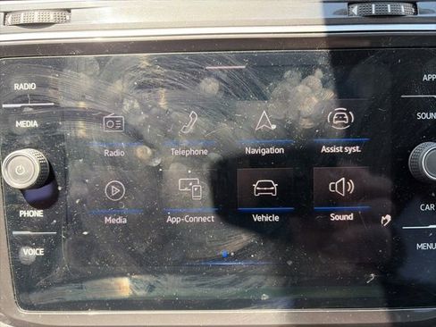 Certified 2023 Volkswagen Tiguan SE w/ Panoramic Sunroof Package AWD/4WD image 11