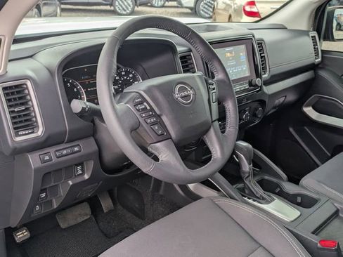 Used 2022 Nissan Frontier SV image 13