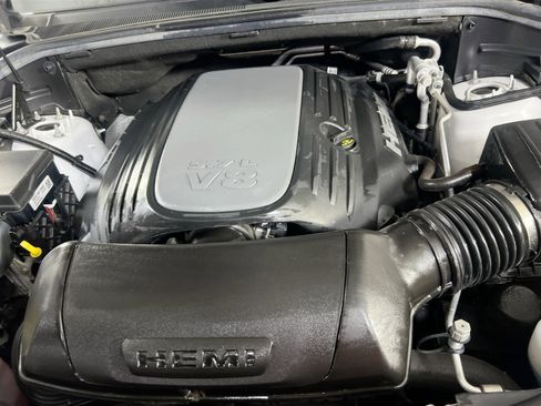Used 2022 Dodge Durango R/T w/ Blacktop Package AWD/4WD image 32
