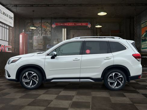 Used 2022 Subaru Forester Touring AWD/4WD image 6