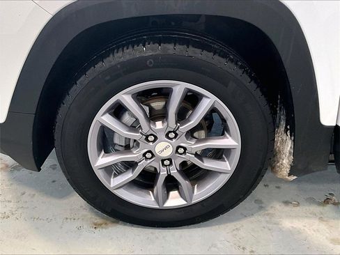 Used 2023 GMC Terrain SLT image 7