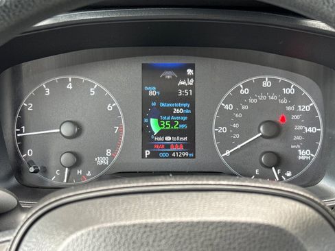 Used 2023 Toyota Corolla LE image 21