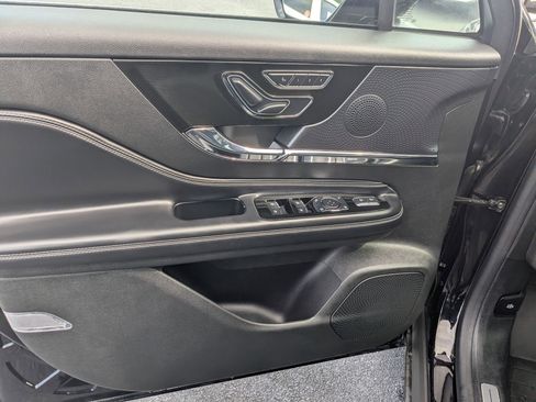 Used 2024 Lincoln Corsair Reserve w/ Equipment Group 201A image 11