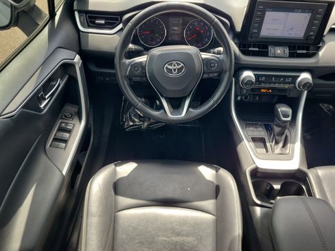 Used 2019 Toyota RAV4 XLE Premium image 18