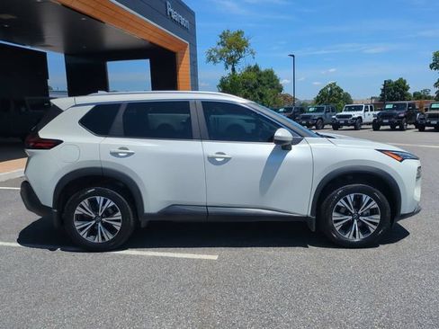 Used 2023 Nissan Rogue SV w/ SV Premium B Package AWD/4WD image 3