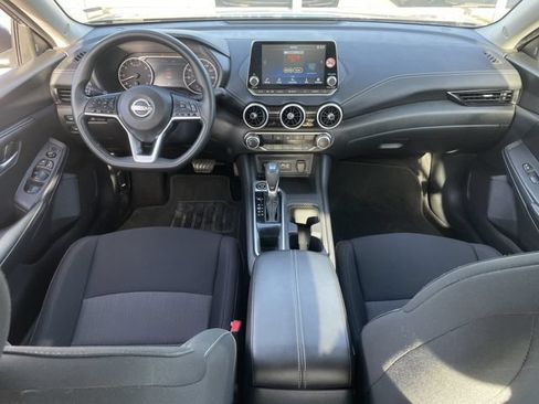 Used 2025 Nissan Sentra SV FWD image 9