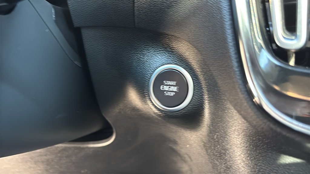 Certified 2024 Volvo XC40 B5 Plus w/ Climate Package AWD/4WD image 15