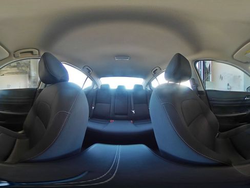 Used 2025 Nissan Altima 2.5 SV FWD image 42