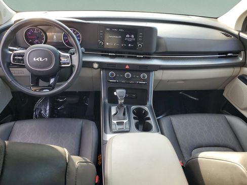 Used 2024 Kia Carnival LX FWD image 27