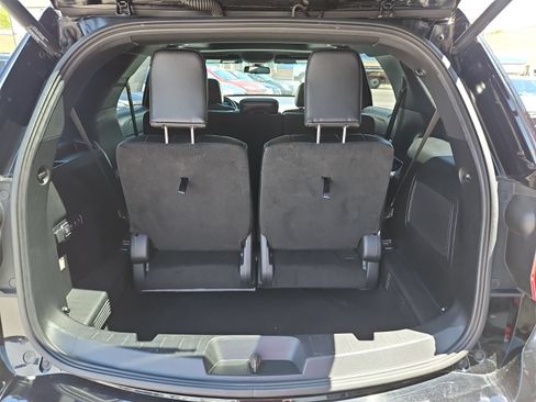 Used 2016 Ford Explorer Limited w/ Equipment Group 301A AWD/4WD image 8