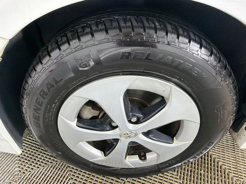 Used 2013 Toyota Prius Two image 11