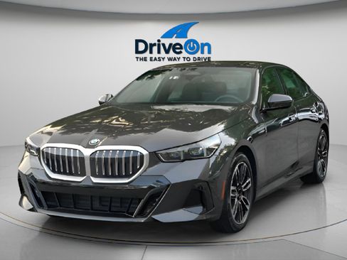 Used 2024 BMW 530i xDrive 530i xDrive image 2