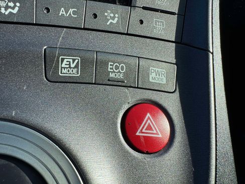 Used 2014 Toyota Prius Two image 37