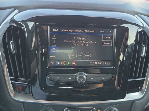 Used 2023 Chevrolet Traverse LT image 17