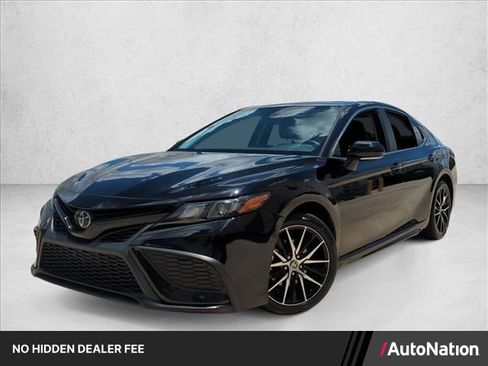 Certified 2024 Toyota Camry SE FWD image 1