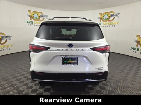 Used 2021 Toyota Sienna Platinum FWD image 9