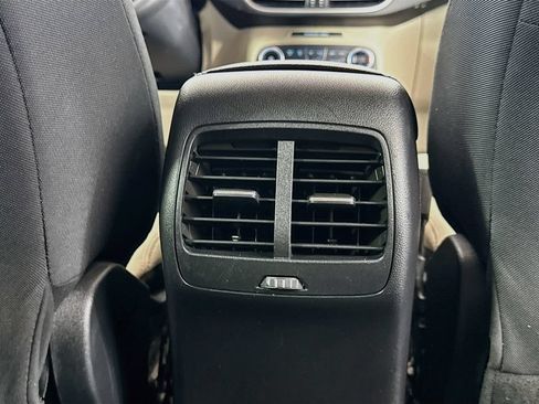 Used 2020 Ford Escape SE FWD image 24