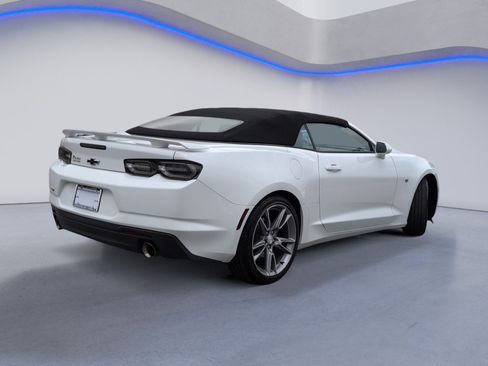 Used 2024 Chevrolet Camaro LT w/ RS Package image 4