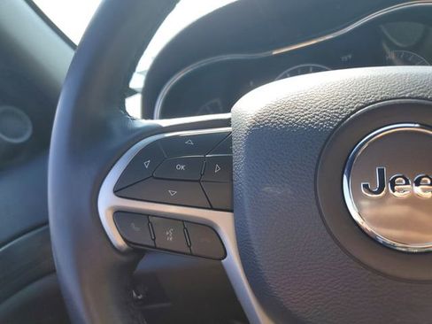 Used 2019 Jeep Grand Cherokee Altitude AWD/4WD image 23