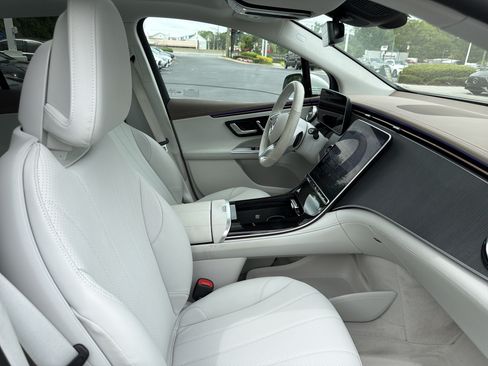 Certified 2025 Mercedes-Benz EQE 350+ 4MATIC SUV w/ Driver Assistance Package image 35